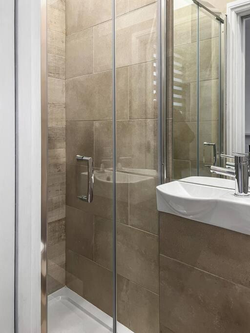Bright And Spacious 1-Bdr Flat W/ Free Parking Reading Zewnętrze zdjęcie